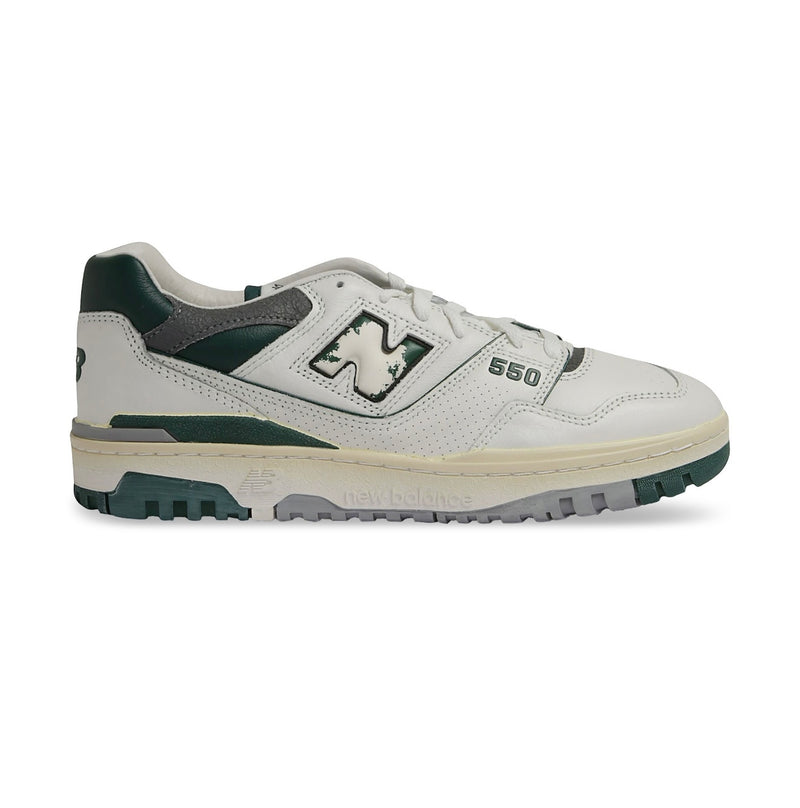 Tênis New Balance 550 com cadarço