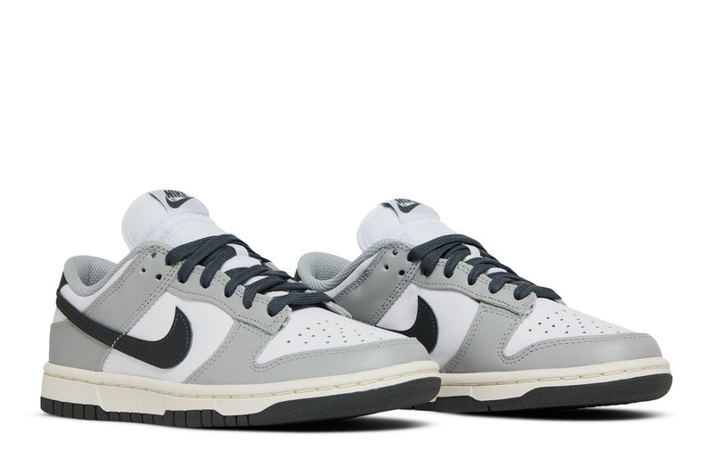 Tênis Nike Dunk Low Light Smoke Grey Cinza
