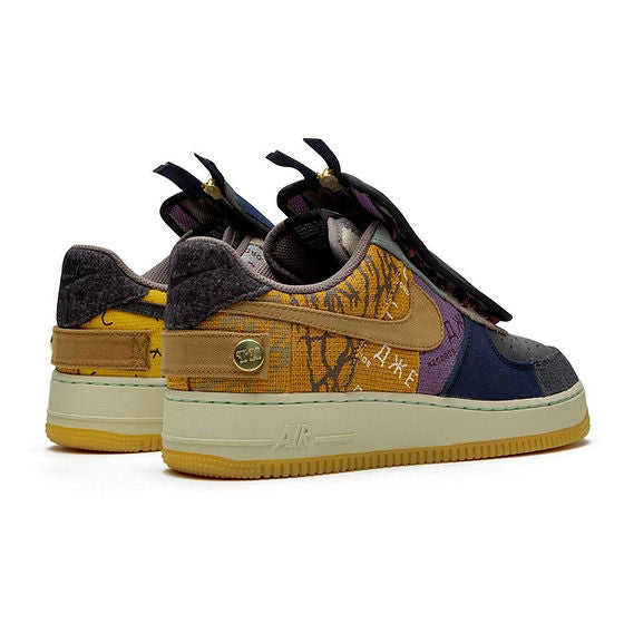 Tênis Travis Scott x Air Force 1 "Cactus Jack
