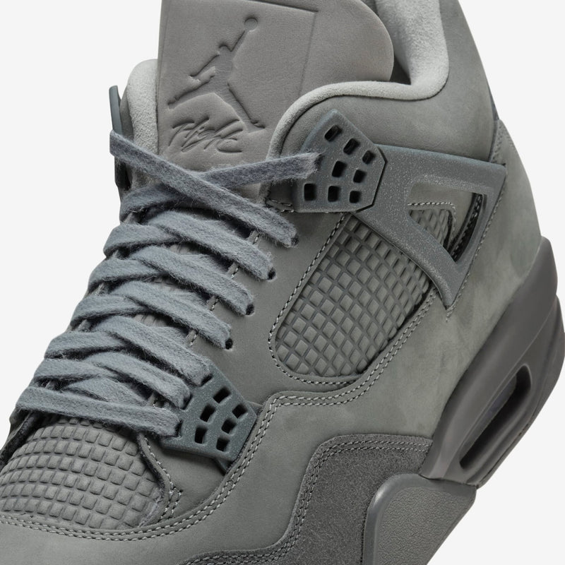 Tênis Air Jordan 4 Retro Kaws