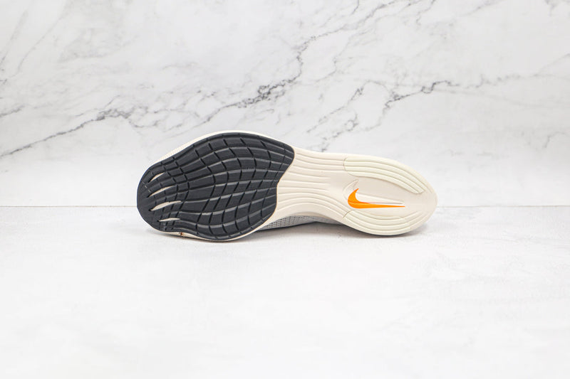 Tênis Nike ZoomX Vaporfly Next 2 White Black