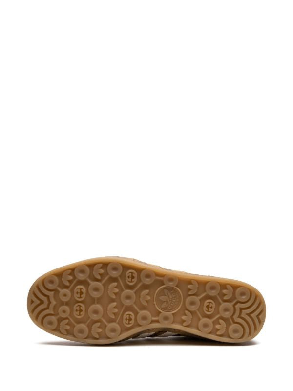 Tênis cano baixo x Gucci Gazelle