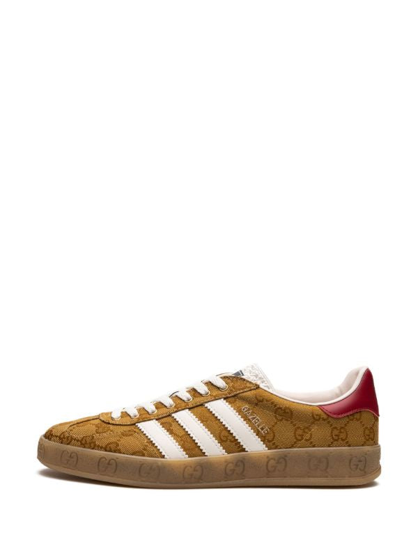 Tênis cano baixo x Gucci Gazelle