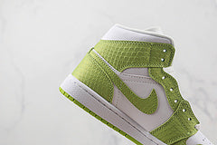 Air Jordan 1 High "Green Pyton"